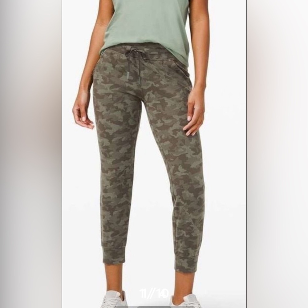 Lululemon Ready to Rulu 7/8 Jogger size 10 sweatpants